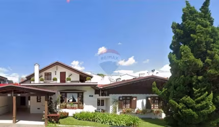 ALUGA - Comercial : Casa Térrea Estilo Colonial Europeu - Ideal para 'Empresas ou Organizações'