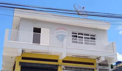 Belísima casa... 4 dormitórios sendo 1 suite 'Casa de Esquina com sacada em todo o entorno - Vista incrível'
