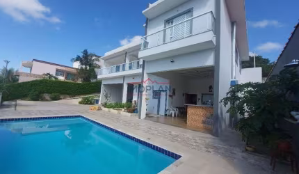 Casa à Venda com 264,58 m² com piscina no Jardim Estância Brasil em Atibaia/SP