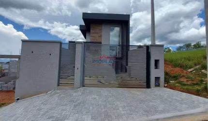 Casa à venda  com - 3 dormitórios, sendo 1 suíte; 96,60 m² em ótima localização,