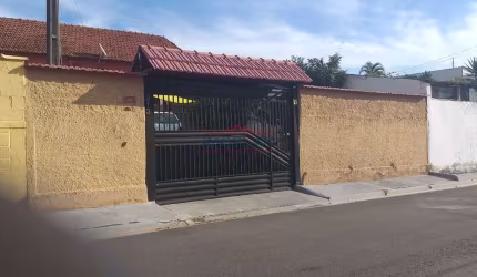 Casa com 5 suítes no Chácaras Maringá