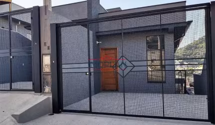 Belo sobrado em Atibaia, Jardim Maristela bairro residencial com ruas asfaltadas