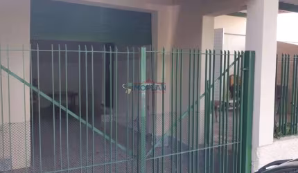 Casa à venda bem localizada em bairro tranquilo  em Atibaia - SP Imóvel com 2 ca