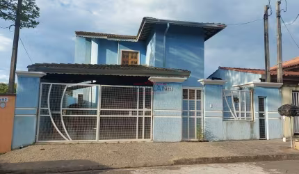 Casa em Atibaia , sobrado com ótima localização
