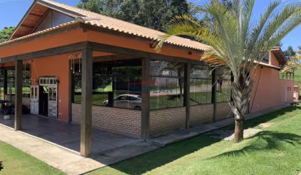 Restaurante  salão que acomada 200 pessoas em ótima localização, próximo ao comé