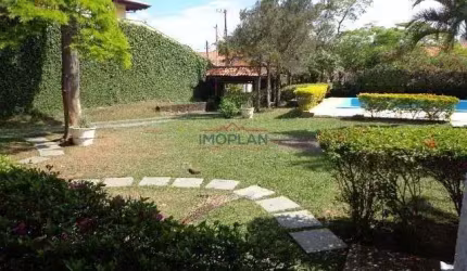 Casa em Atibaia, Localizada em  bairro residencial nobre de imóveis alto padrão,
