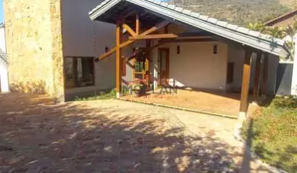 Casa com 3 suítes em condomínio