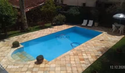 Linda casa  térrea á venda  1000 m² de área e 320 m² a/c com piscina em ótima lo