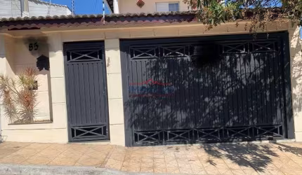 Linda casa  à venda com 150 m²  em  uma  ótima localização em Atibaia SP - Nova