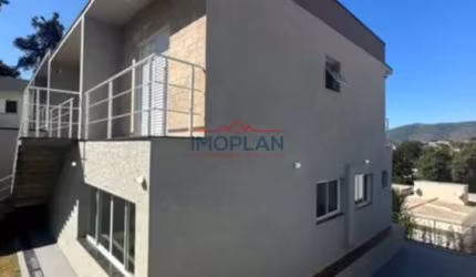 Linda casa à venda  com 170 m²  em uma ótima localização em Atibaia - SP - Jardi