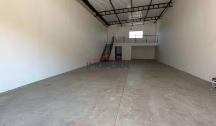 Galpão com 330m² para venda e/ou locação