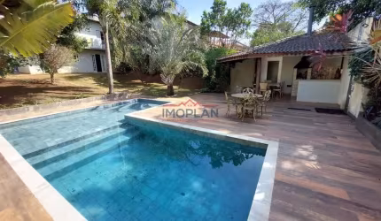 Descubra a Vida Luxuosa no Coração de Atibaia - Seu Paraíso Particular!