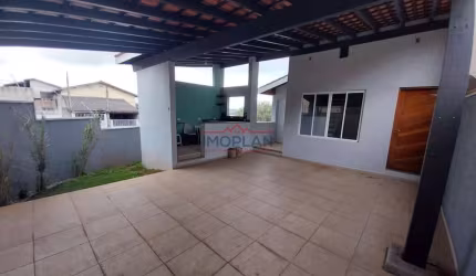 Casa  com 2 Dormitórios 2 suítes com 138 m² em ótima localização em Atibaia SP -