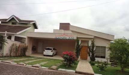 Casa a venda em condomínio