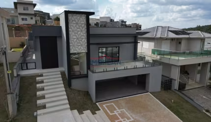 Casa à venda no Condomínio Campos do Conde em Bragança Paulista.