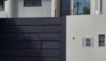 Casa em Atibaia,  03 dormitórios sendo 01 suíte,  2 vagas de garagem , pé direit