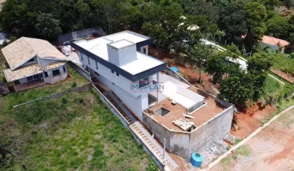 Casa à Venda em Condomínio Fechado em Atibaia