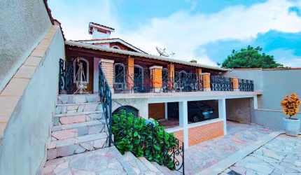 Casa a Venda no Jardim dos pinheiros