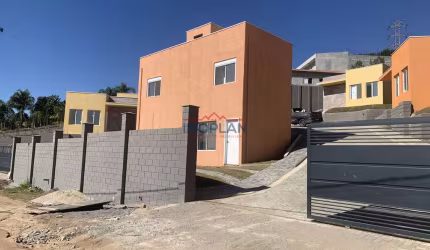 Sobrado com 2 Dormitórios    com 78 m² em uma ótima localização de  Atibaia - SP