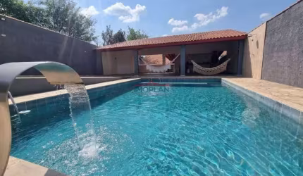 CASA A VENDA  2 DORMITÓRIOS 3 VAGAS 181m2 PISCINA JD DOS PINHEIROS ATIBAIA-SP