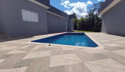 Chácara à venda com 3 dormitórios sendo 1 suíte e piscina na Estância San Remo e