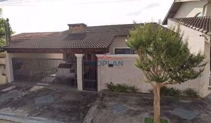 Apresentamos uma excelente casa no bairro Jardim Tapajós, em Atibaia