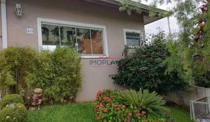 Casa à venda em condomínio alto padrão