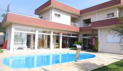 Casa com 5 dormitórios em condomínio