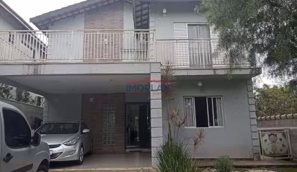 Casa à venda em condomínio