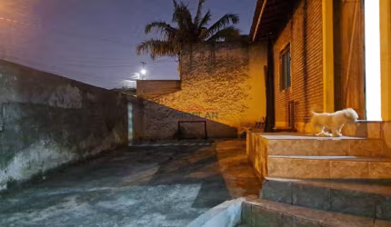 CASA TÉRREA À VENDA COM 3 DORMITÓRIOS E 3 VAGAS FINANCIA ATIBAIA-SP