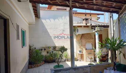 Casa à venda em uma ótima localização em Atibaia - SP - Jardim Cerejeiras