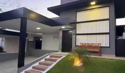 CASA TÉRREA EM CONDOMINIO FECHADO COM PORTEIRA FECHADA