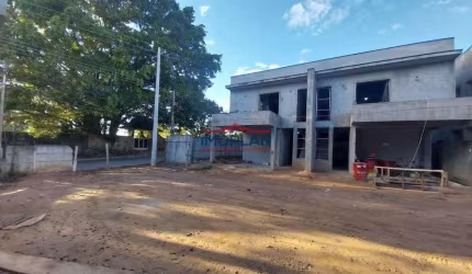 Casa á venda com 104 m² em Condomínio fechado ( Emconstrução ) em Atibaia - SP -