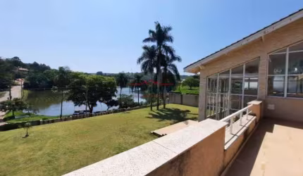 Mansão no Condominio Palavra da Vida com vista para o lago!