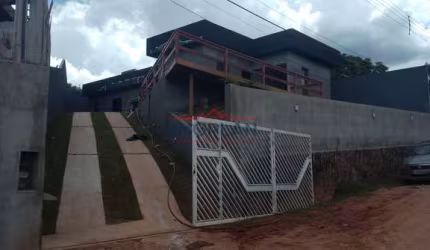 Casa nova á venda com piscina no Jardim Estância Brasil - Atibaia - SP