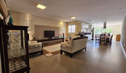 Linda casa a venda