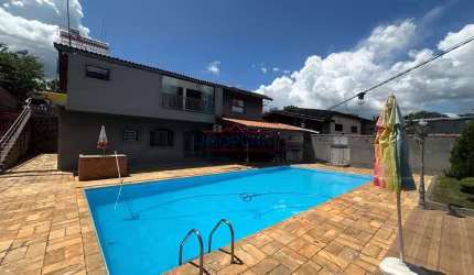 CASA COM 5 DORMS 2 SUITES JARDIM ESTÂNCIA BRASIL