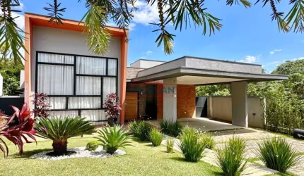 CASA TÉRREA COM 3 SUÍTES EM CONDOMINIO E 500M2  DE TERRENO