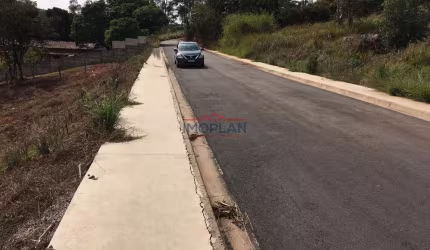 Terreno / area comercial / industrial à Venda no Vila Santa Helena - Atibaia/SP
