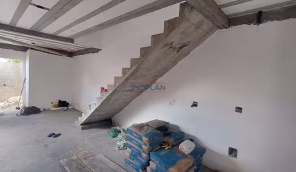 Casa nova com 2 suítes no Jardim Colonial
