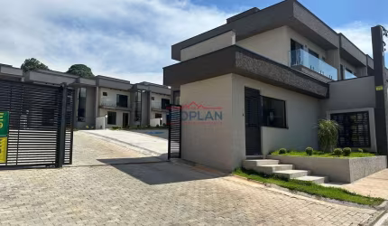 SOBRADO COM 3 SUITES EM CONDOMINIO VILLAGE