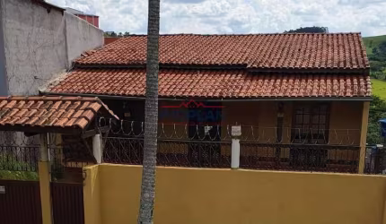 Casa com 3 dormitórios à venda, 280 m² por R$ 480.000 - Três Pistas - Atibaia/SP
