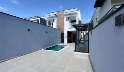 Casa à venda com 180 m² e piscina no Jardim do Lago em Atibaia