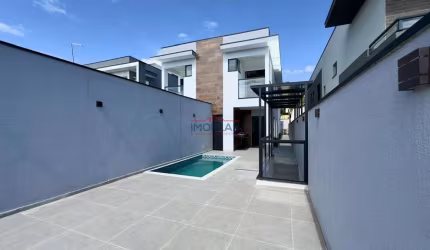 Casa à venda com 180 m² e pisicina no Jardim do Lago - Atibaia - SP