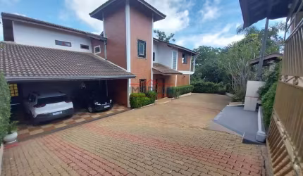 Casa  á venda  com 350 m² e piscina em ótima localização em Bom Jesus dos Perdõe