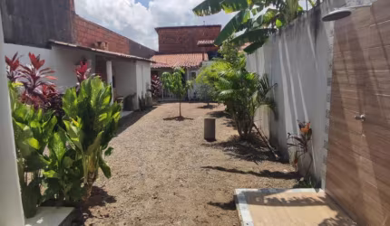CASA SOBRADO EM PACATUBA COM PONTO COMERCIAL