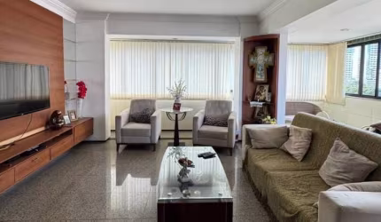 Apartamento com excelente localização no bairro cocó