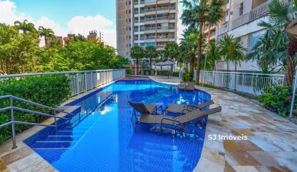 Apartamento em condomínio clube no Papicu
