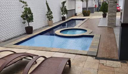 CASA EM CONDOMINIO COM 3 QUARTOS