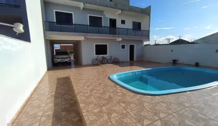 excelente sobrado localizado entre o comercio e o mar
